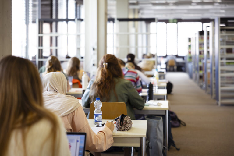 Beitragsbild für Fakultäten, Lehrstühle und Fächer